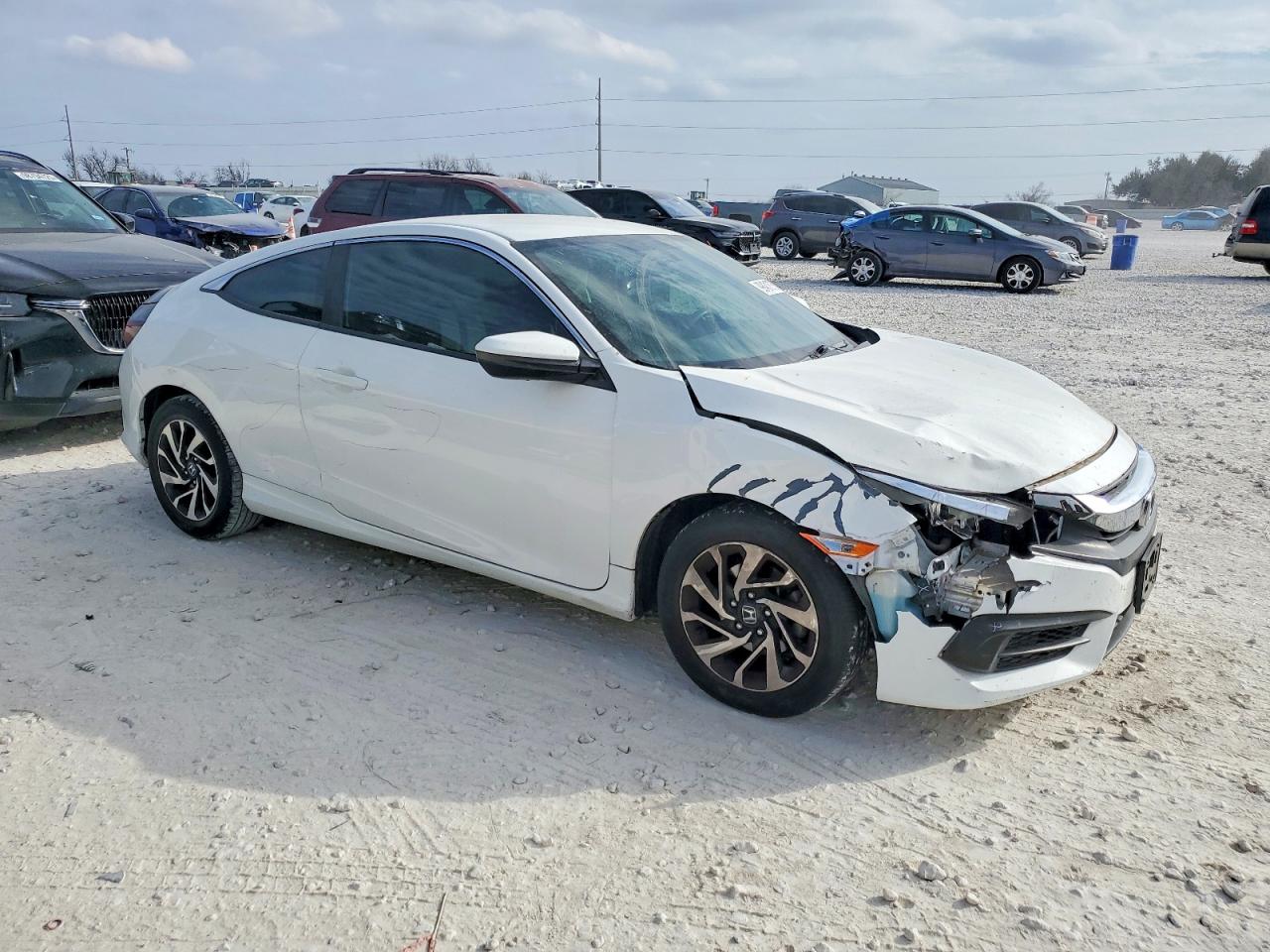 2017 HONDA CIVIC LX photo 4