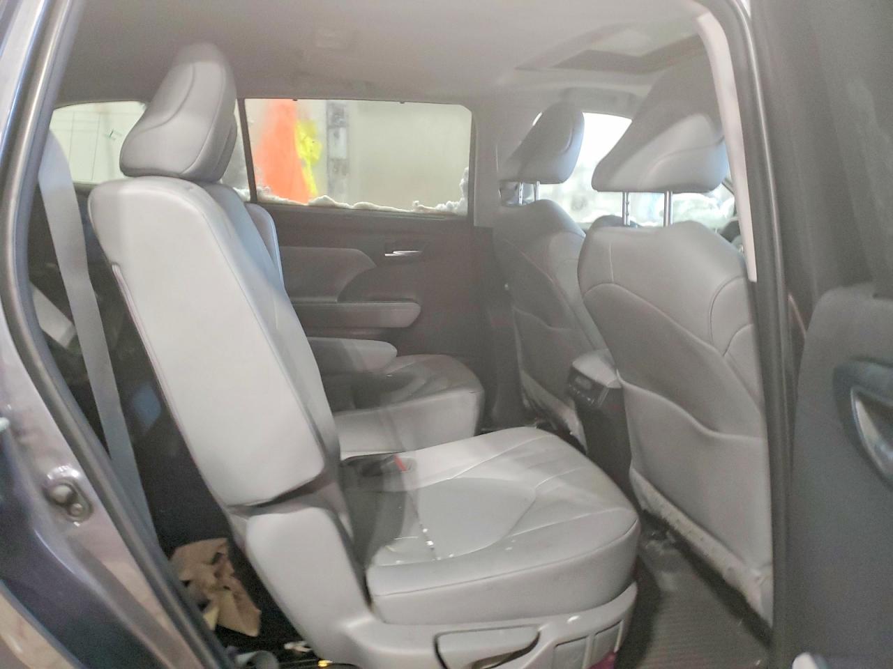 2023 TOYOTA HIGHLANDER photo 11