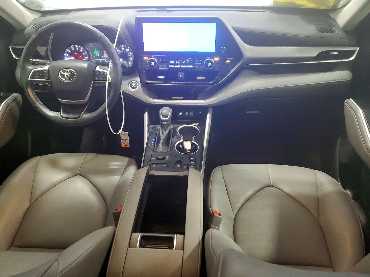 2023 TOYOTA HIGHLANDER photo 8