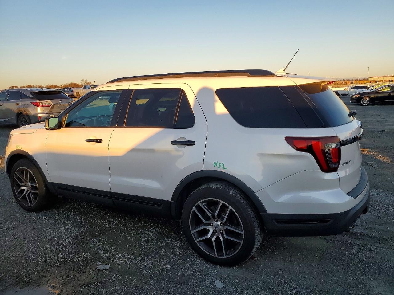 2019 FORD EXPLORER SPORT photo 3