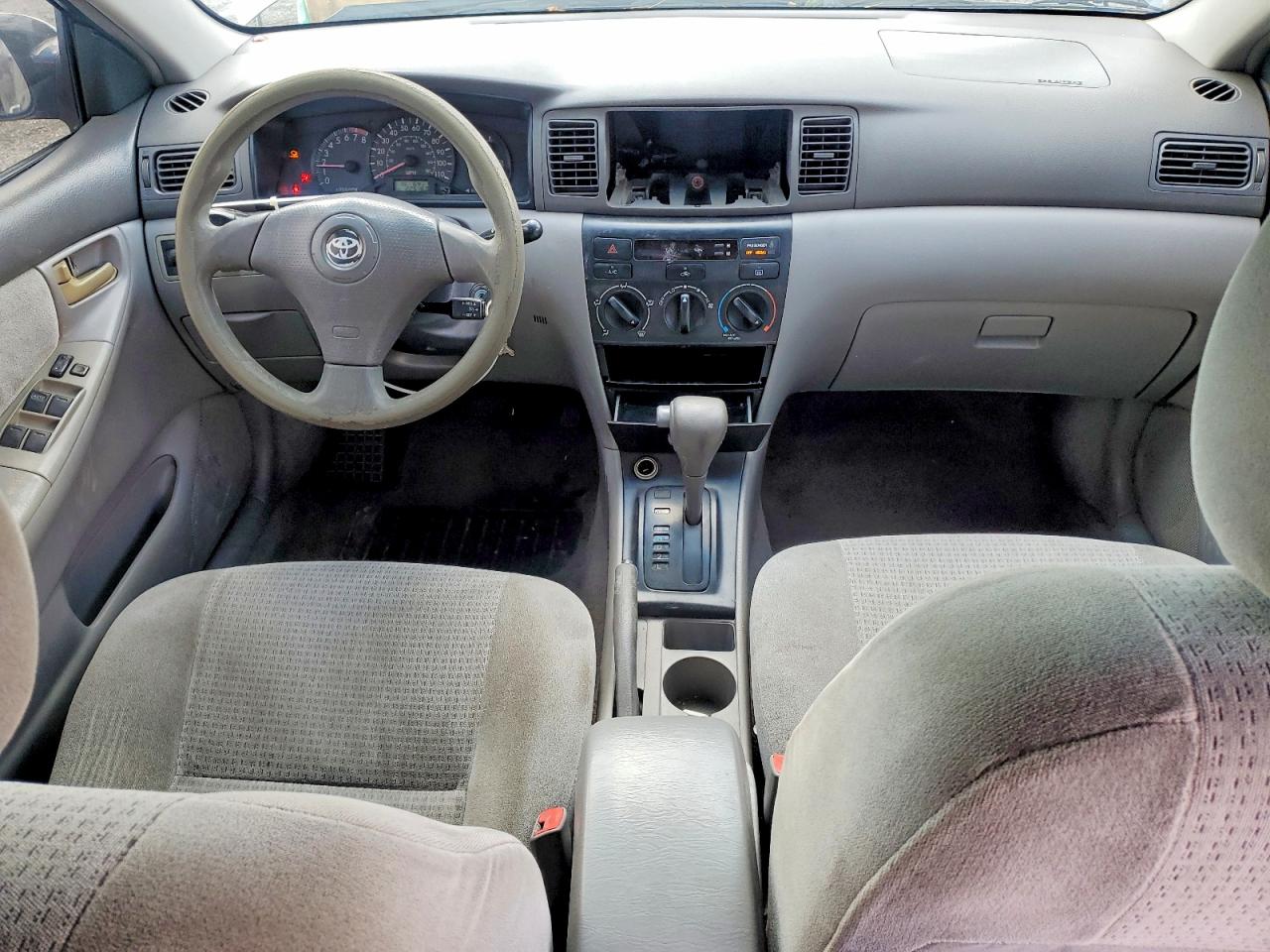 2005 TOYOTA COROLLA CE photo 8