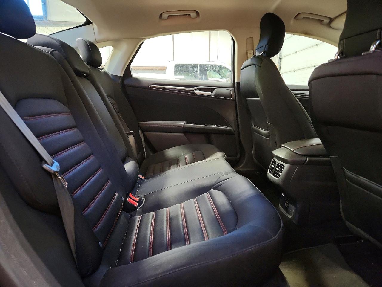 2014 FORD FUSION SE photo 19