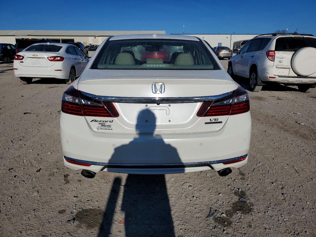 2016 HONDA ACCORD TOURING photo 16