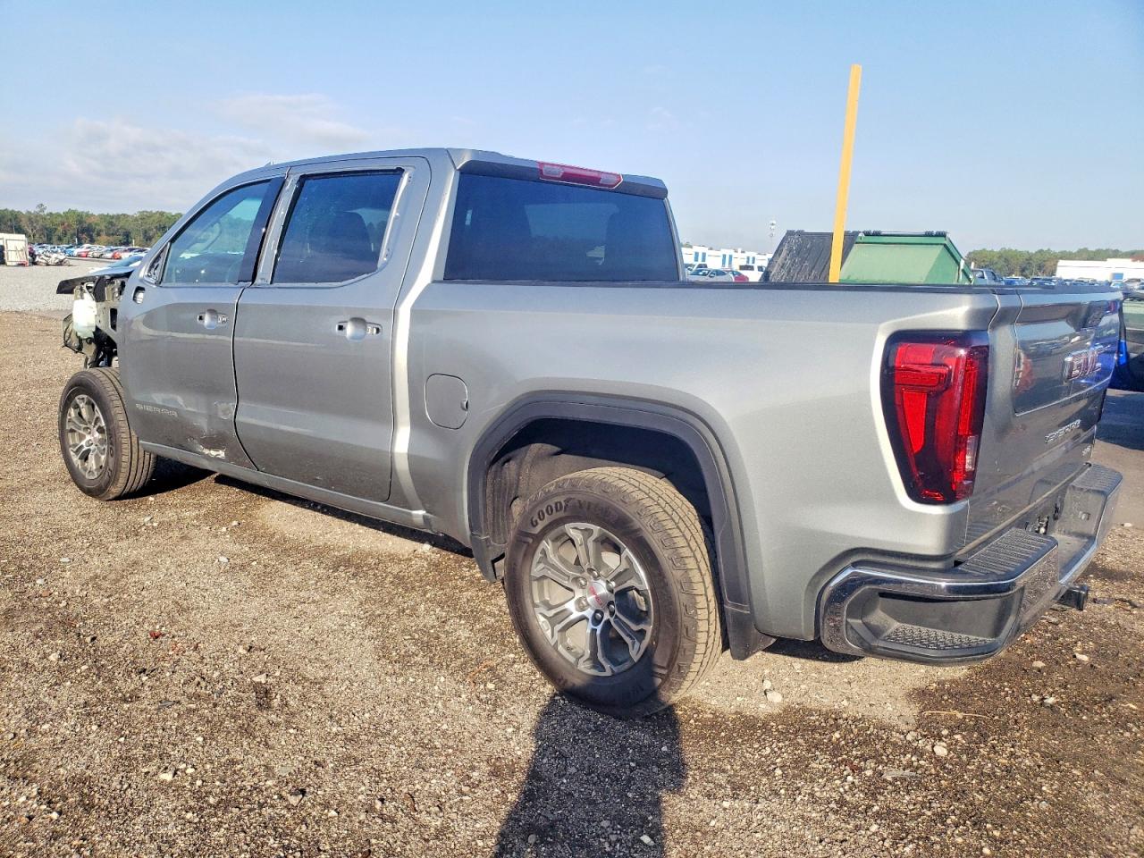 2025 GMC SIERRA C1500 SLT photo 4