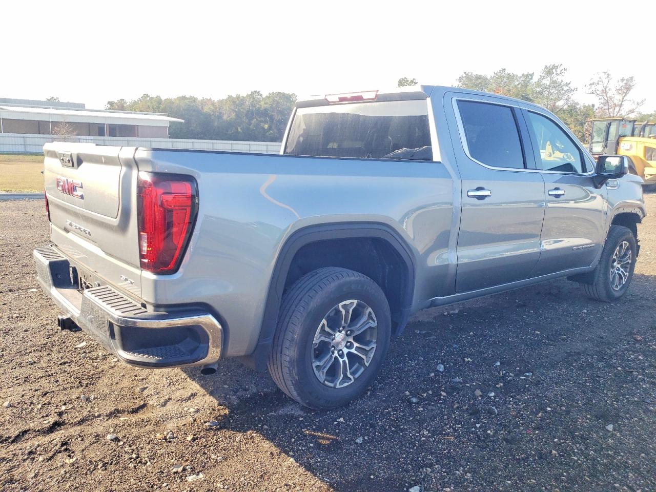 2025 GMC SIERRA C1500 SLT photo 7