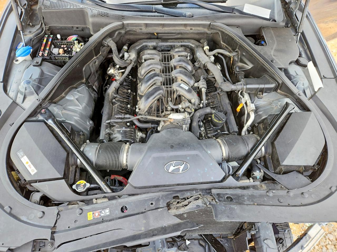 2015 HYUNDAI GENESIS 5.0L photo 11