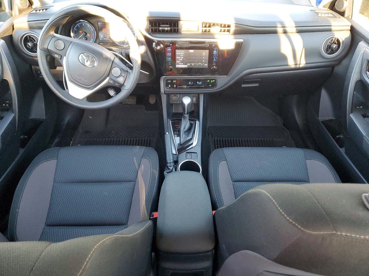 2018 TOYOTA COROLLA L photo 22