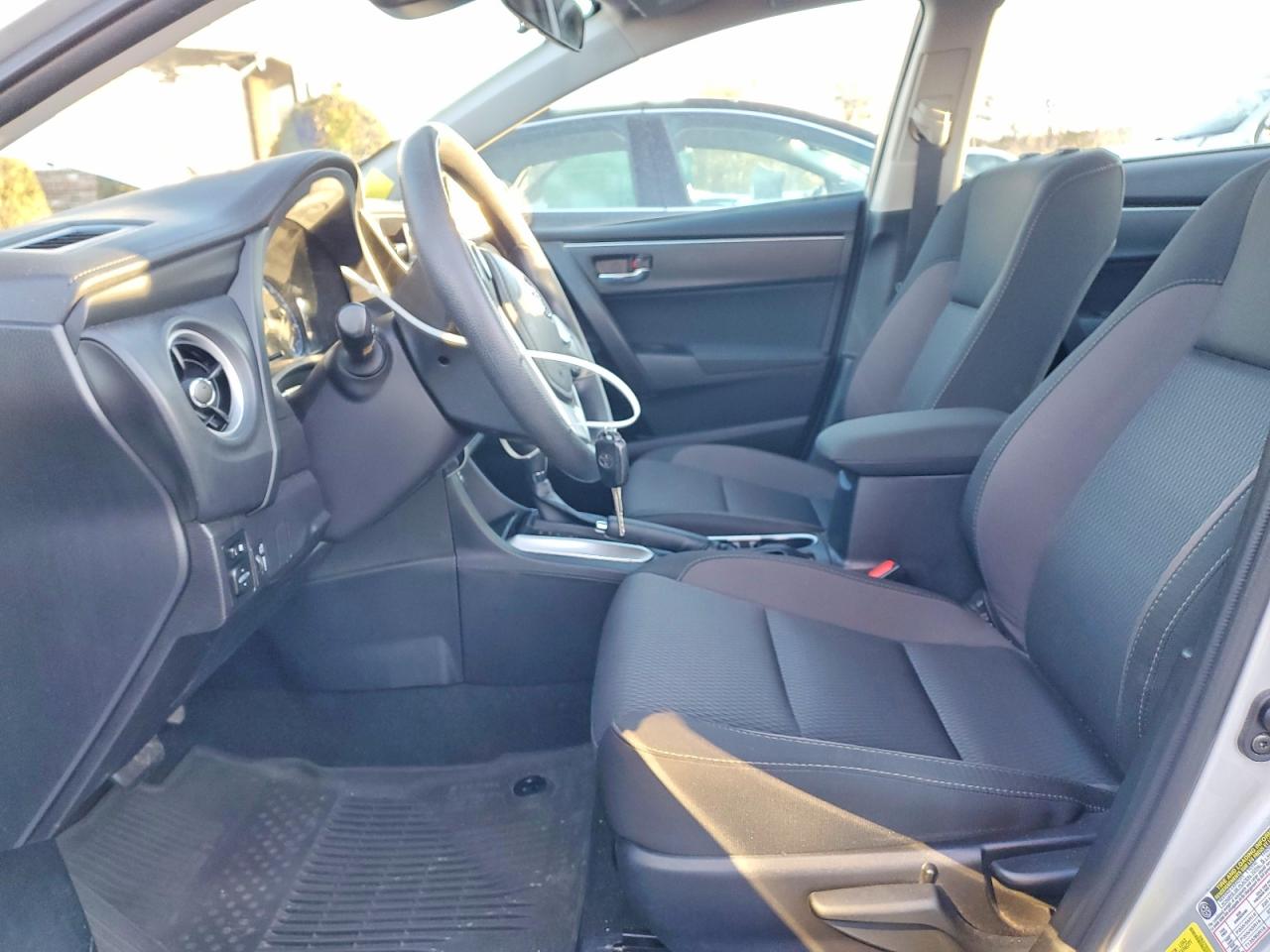 2018 TOYOTA COROLLA L photo 19