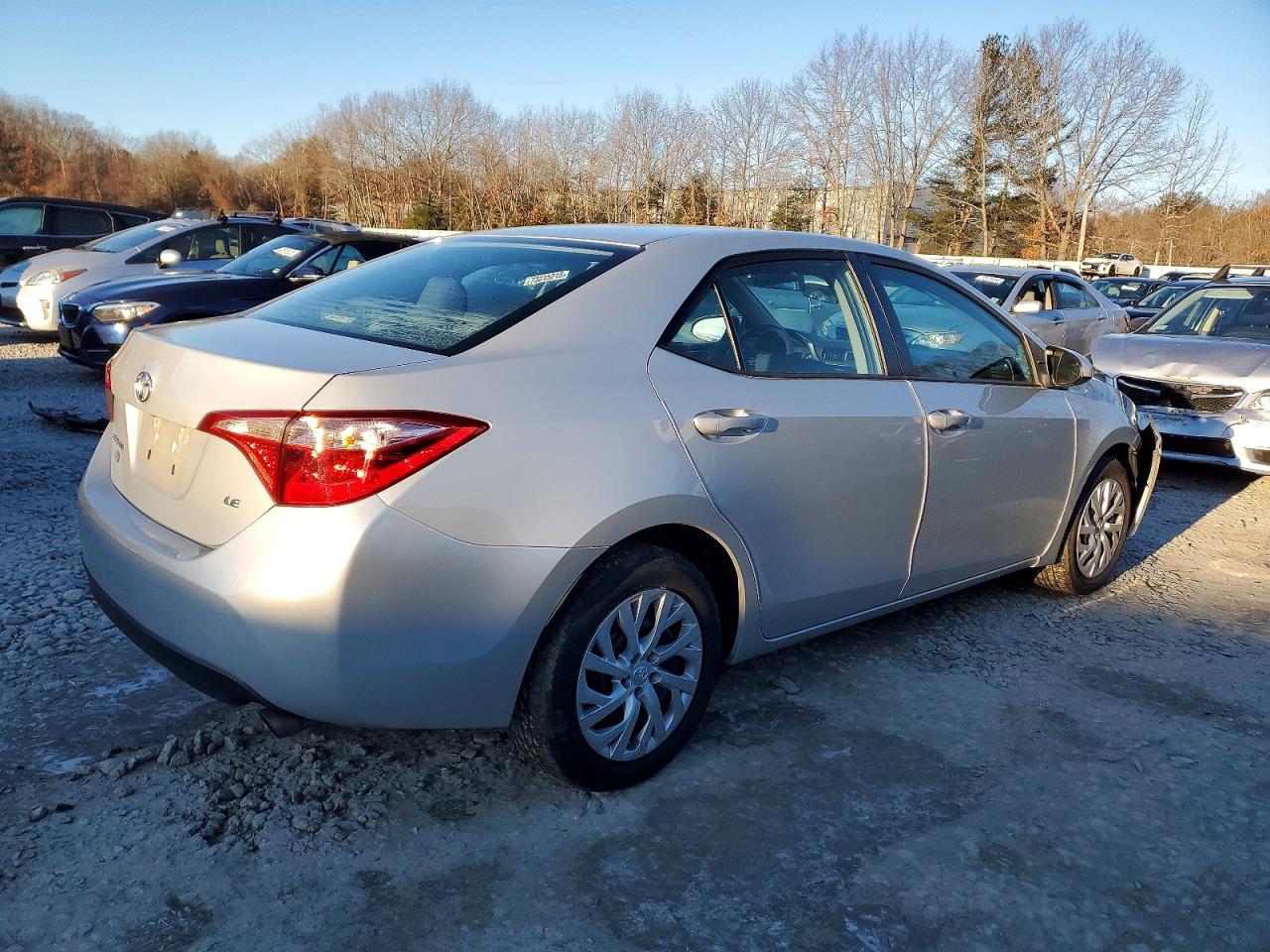 2018 TOYOTA COROLLA L photo 7