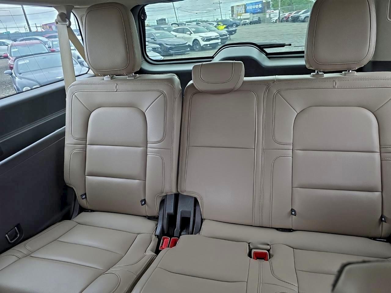 2022 LINCOLN NAVIGATOR L RESERVE photo 23