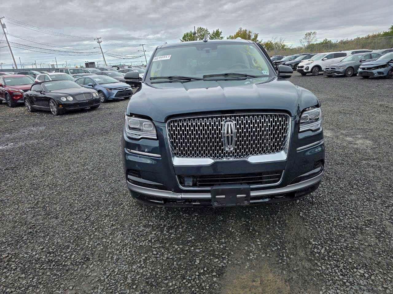 2022 LINCOLN NAVIGATOR L RESERVE photo 9