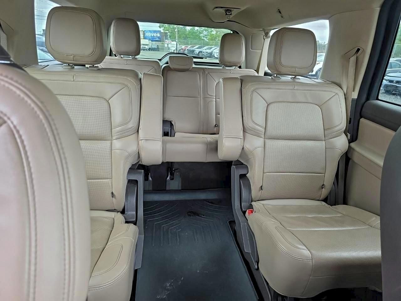 2022 LINCOLN NAVIGATOR L RESERVE photo 19