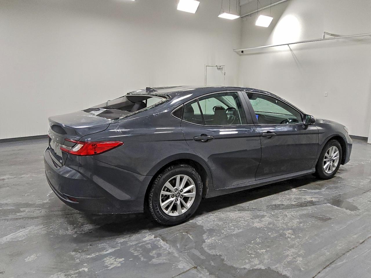 2025 TOYOTA CAMRY XSE photo 3