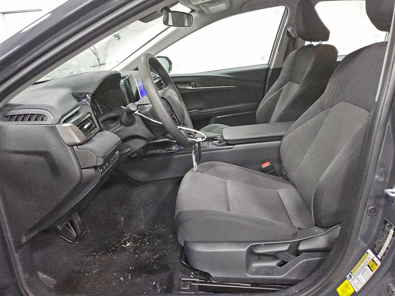2025 TOYOTA CAMRY XSE photo 7