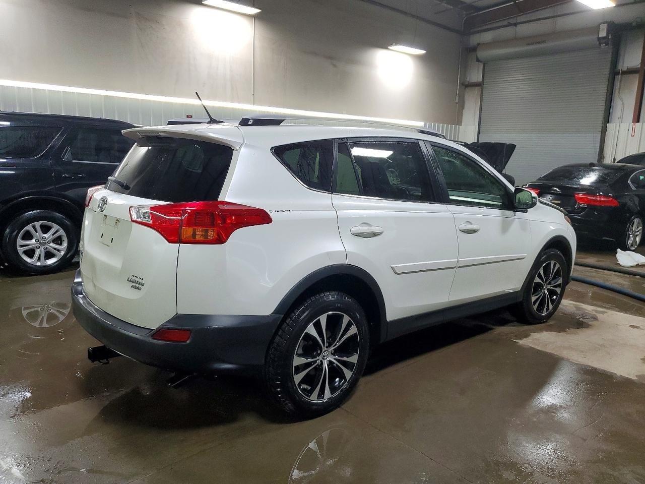 2015 TOYOTA RAV4 LIMITED photo 3