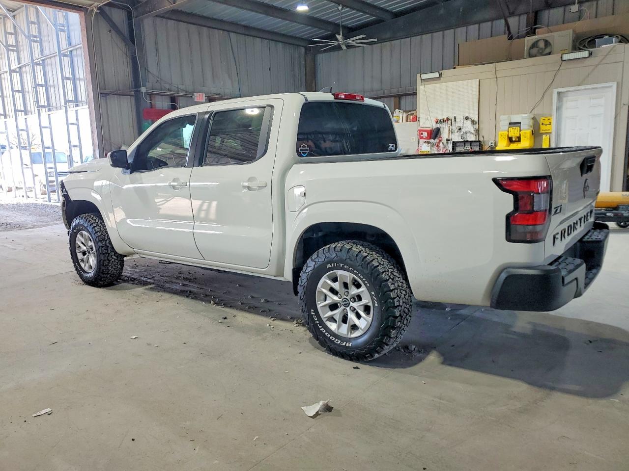 2024 NISSAN FRONTIER S photo 3