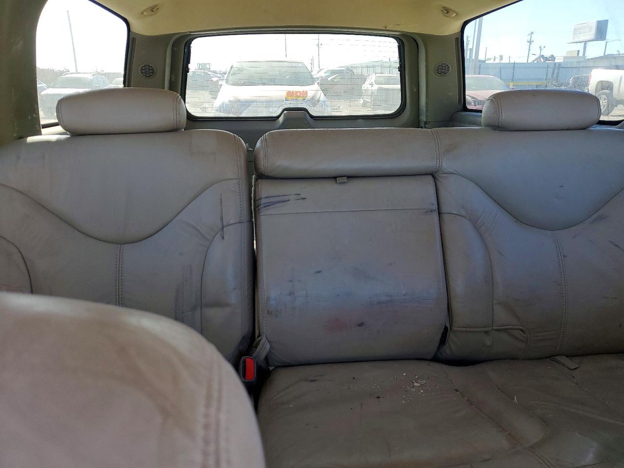 2002 GMC YUKON XL K1500 photo 10