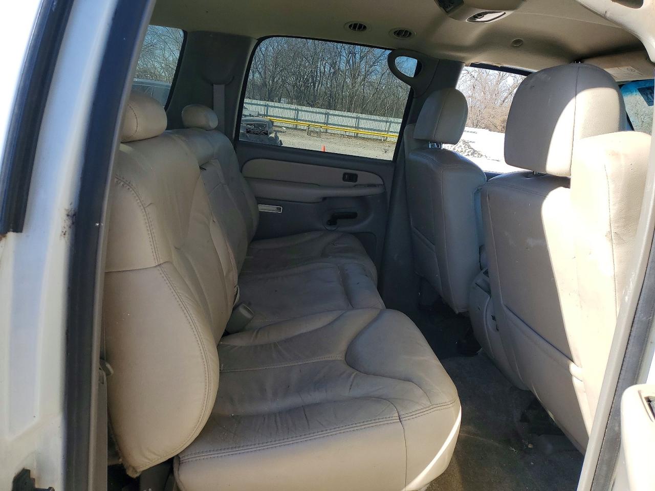 2002 GMC YUKON XL K1500 photo 11