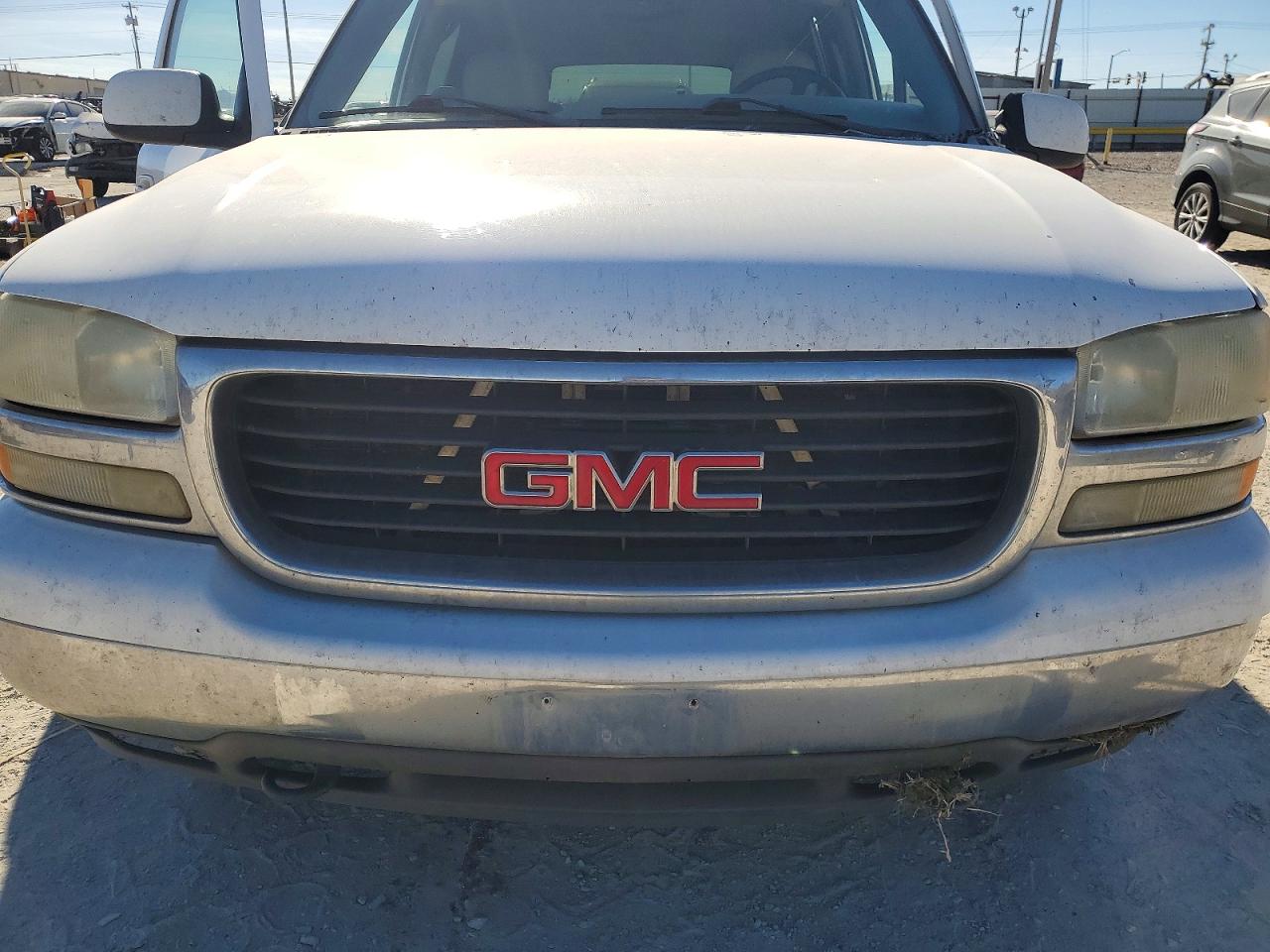 2002 GMC YUKON XL K1500 photo 12