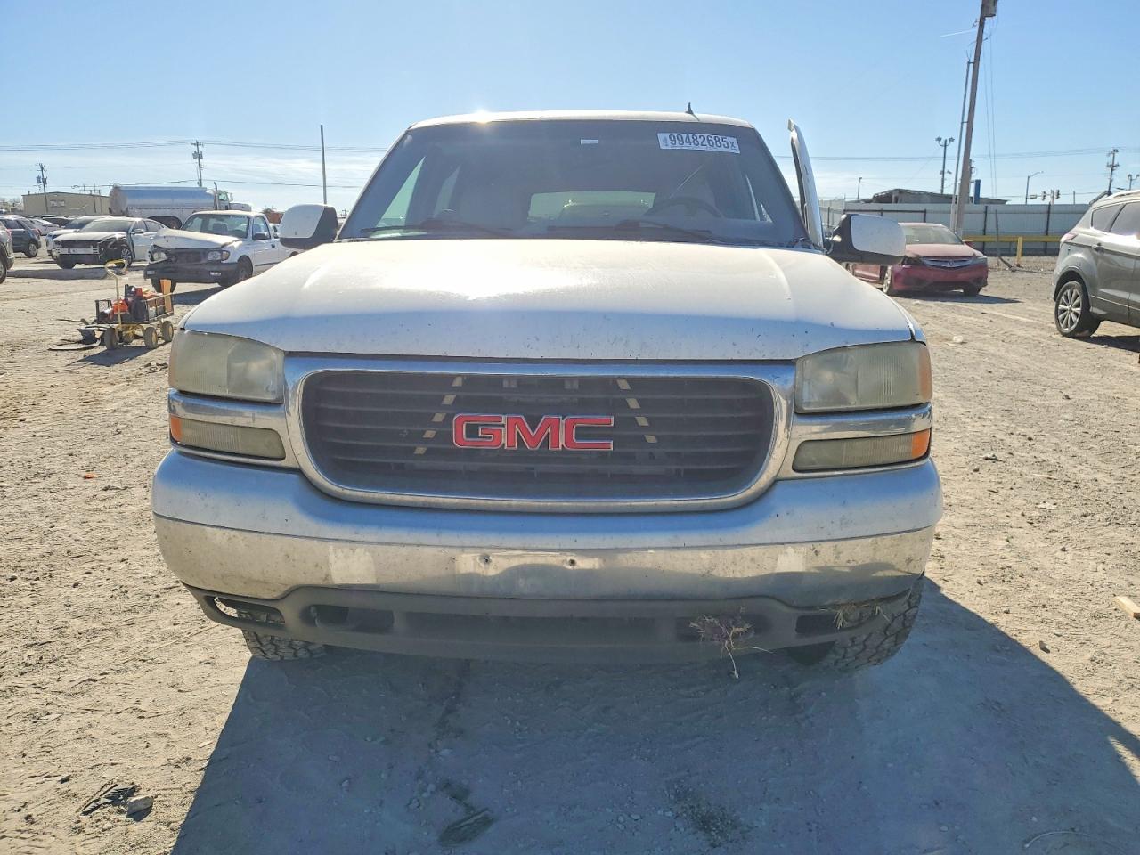 2002 GMC YUKON XL K1500 photo 5