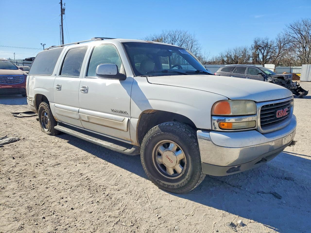 2002 GMC YUKON XL K1500 photo 4
