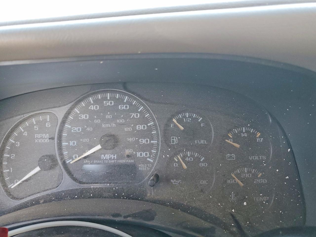 2002 GMC YUKON XL K1500 photo 9