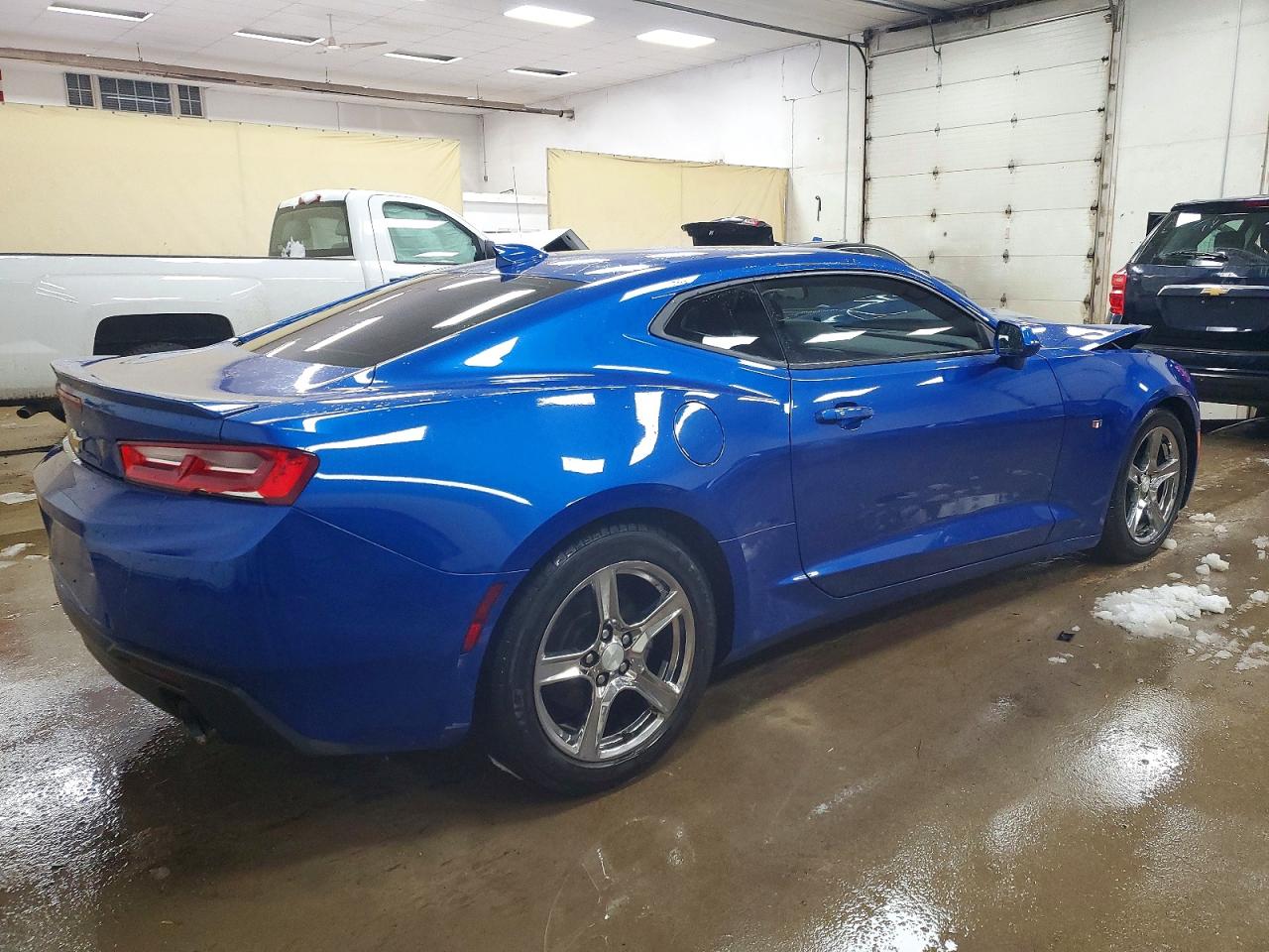 2017 CHEVROLET CAMARO LT photo 3