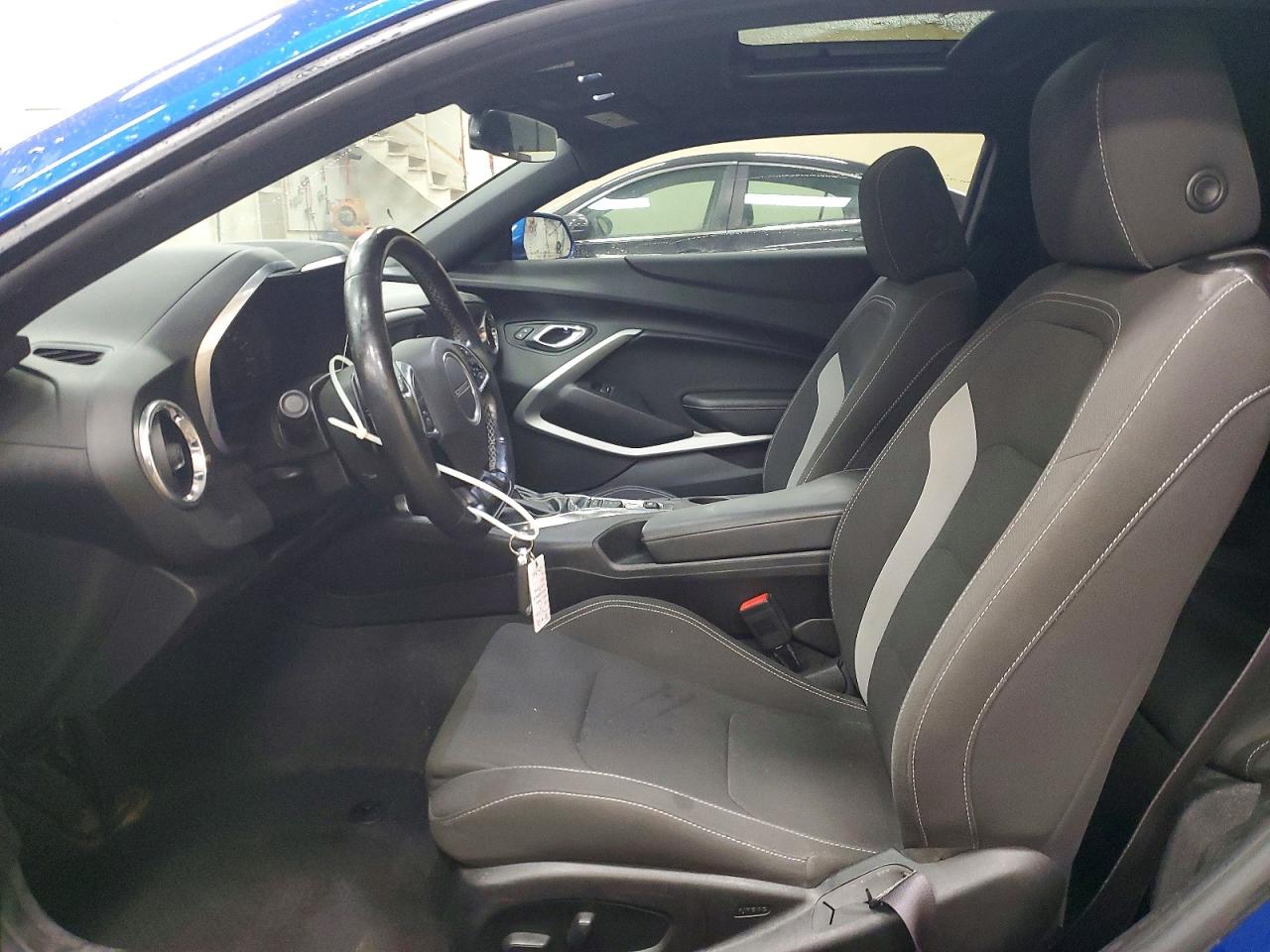 2017 CHEVROLET CAMARO LT photo 7