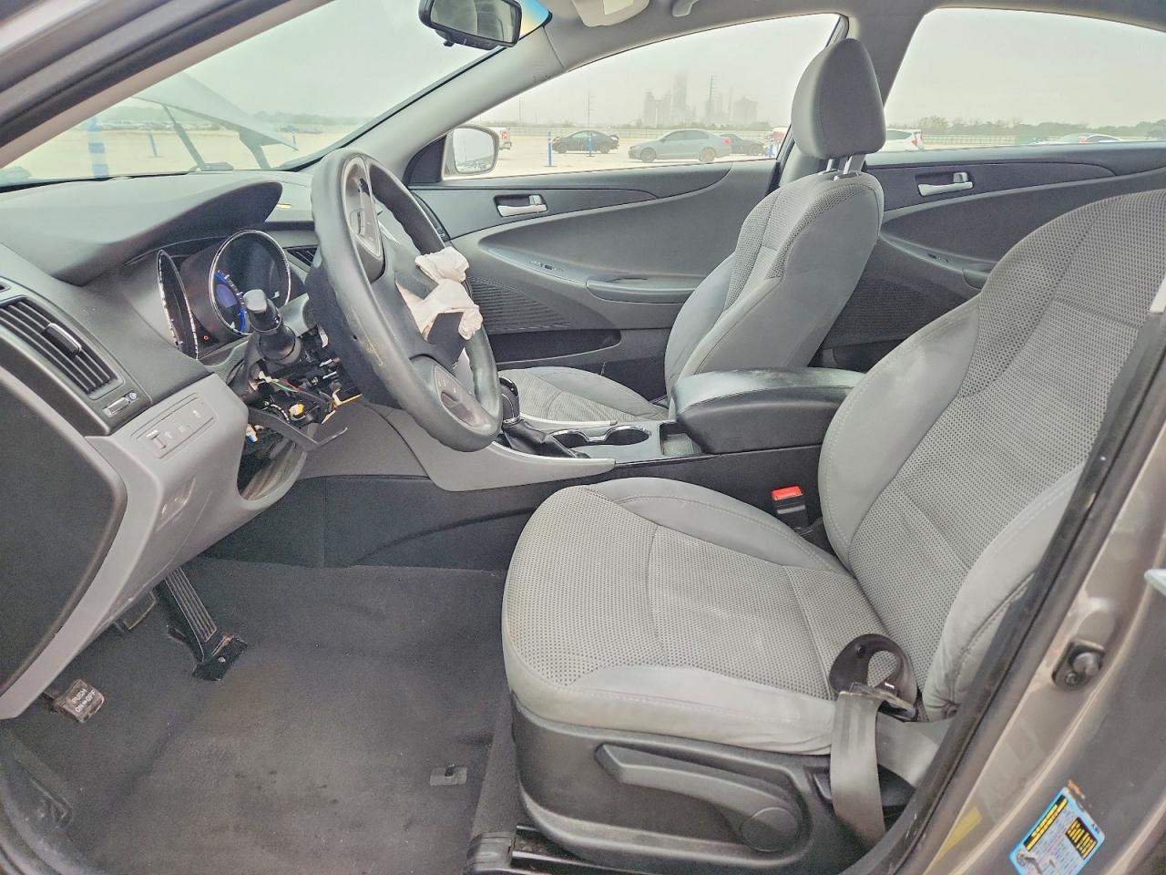 2014 HYUNDAI SONATA GLS photo 13