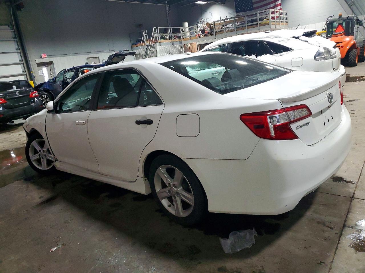 2012 TOYOTA CAMRY BASE photo 2