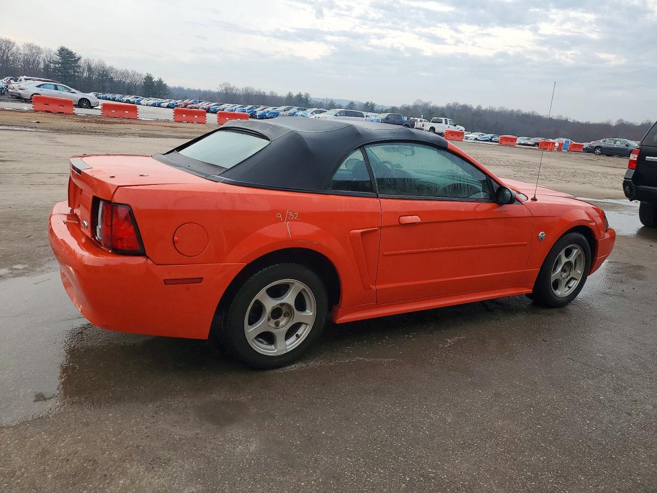 2004 FORD MUSTANG photo 3