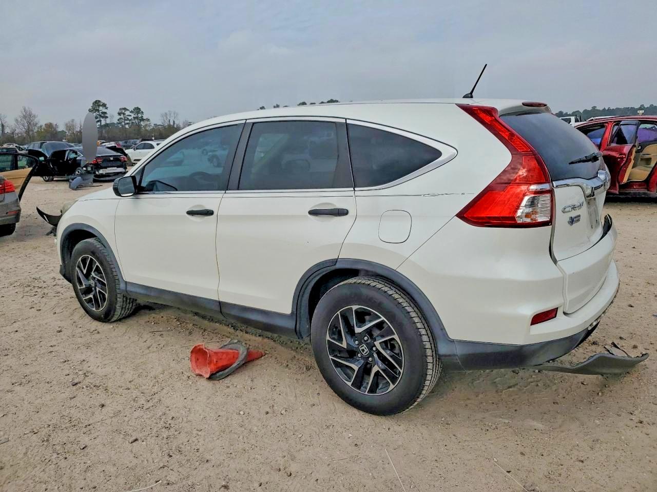 2016 HONDA CR-V SE photo 3