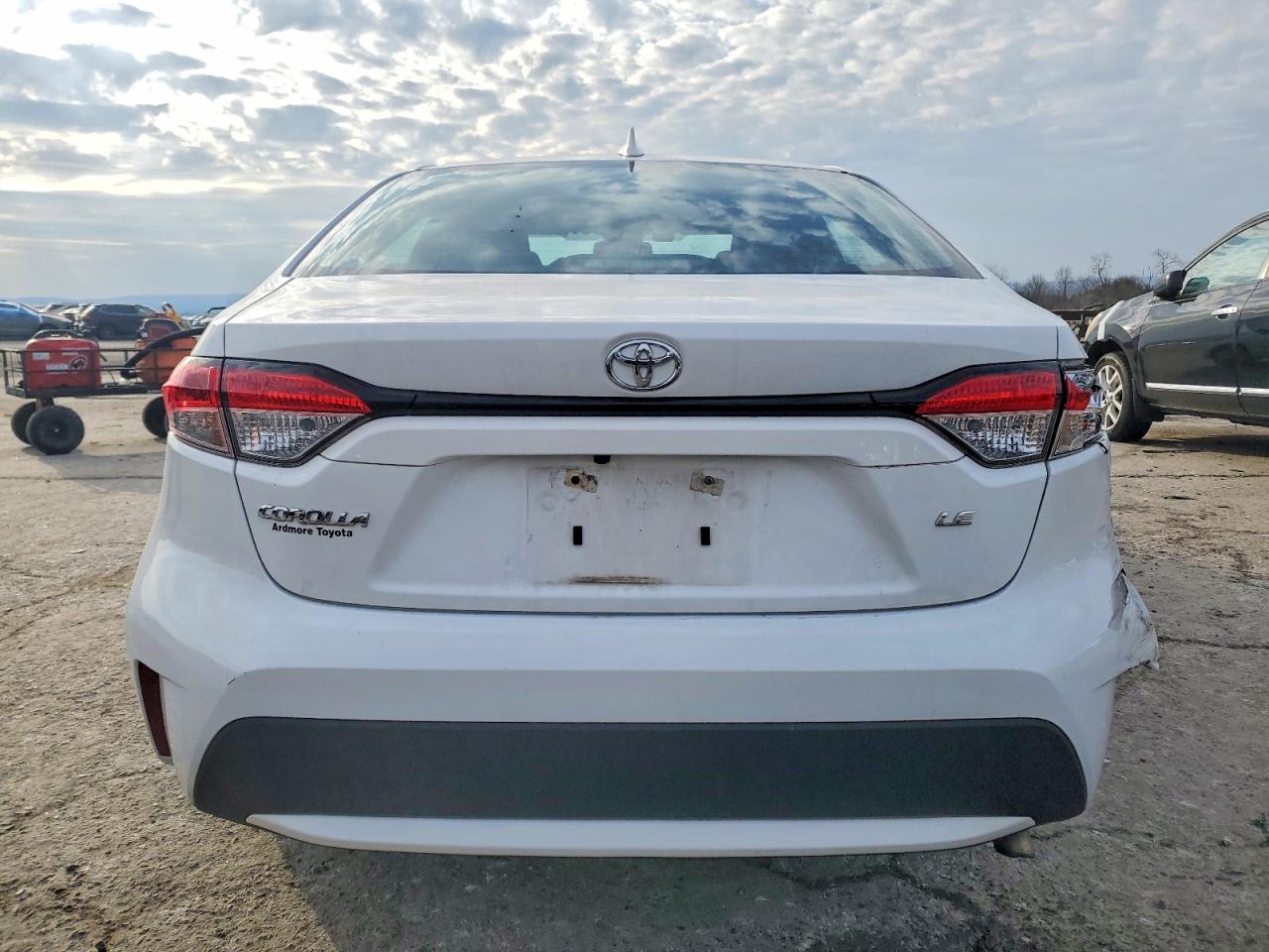 2020 TOYOTA COROLLA LE photo 6