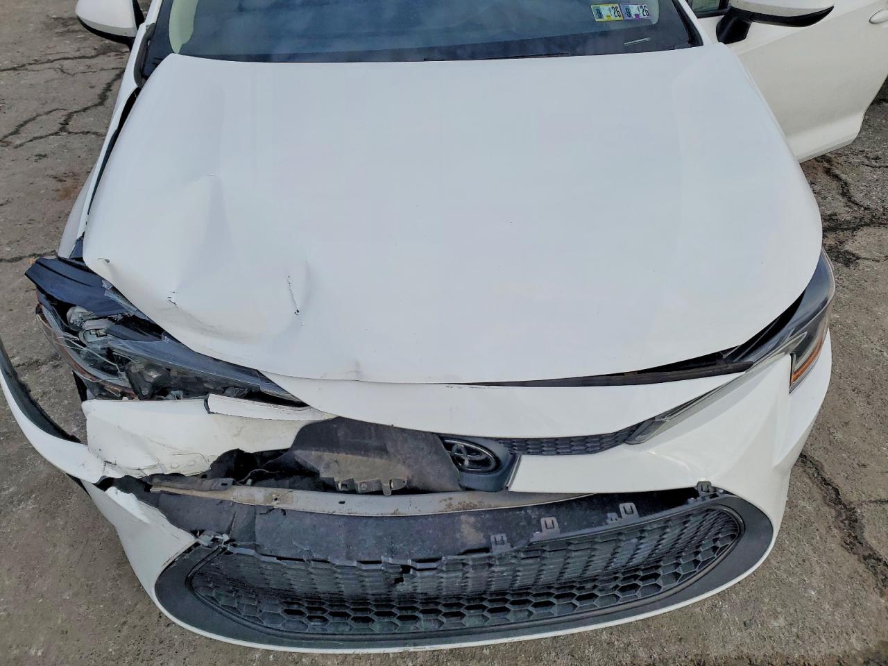 2020 TOYOTA COROLLA LE photo 11