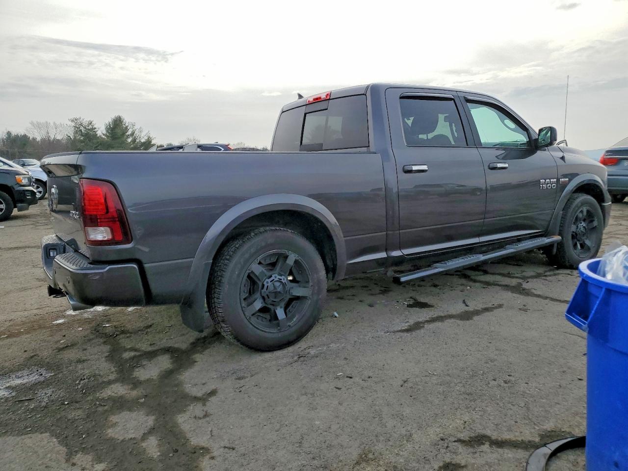 2017 RAM 1500 LARAMIE photo 3