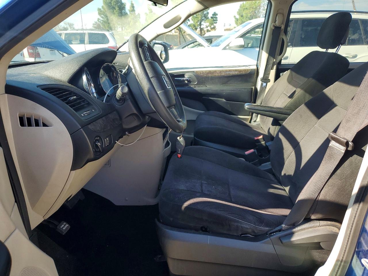 2011 DODGE GRAND CARAVAN EXPRESS photo 13