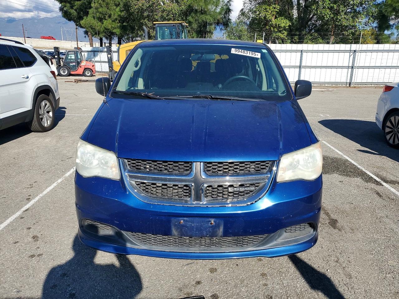 2011 DODGE GRAND CARAVAN EXPRESS photo 9
