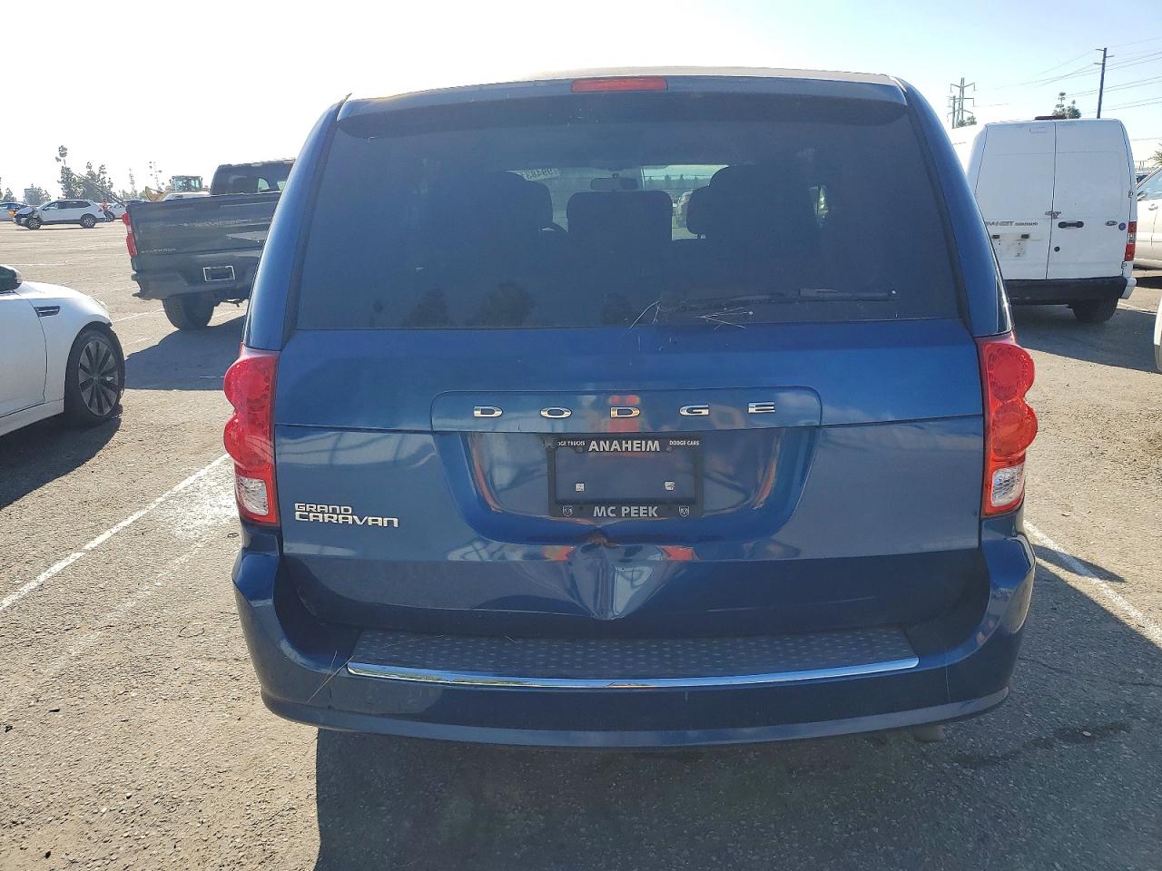 2011 DODGE GRAND CARAVAN EXPRESS photo 11