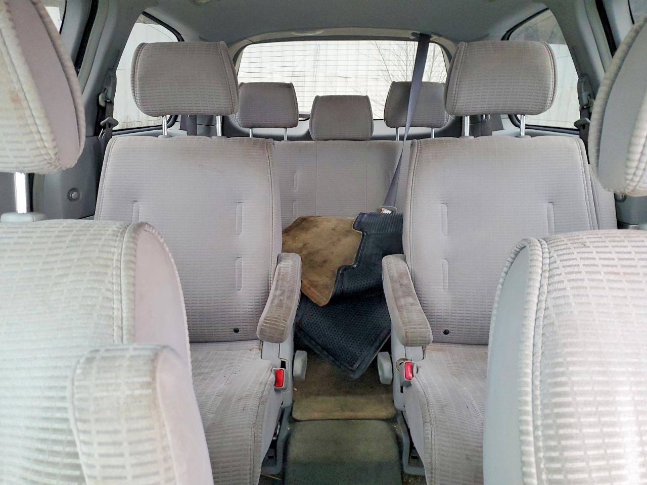 2004 NISSAN QUEST S photo 10