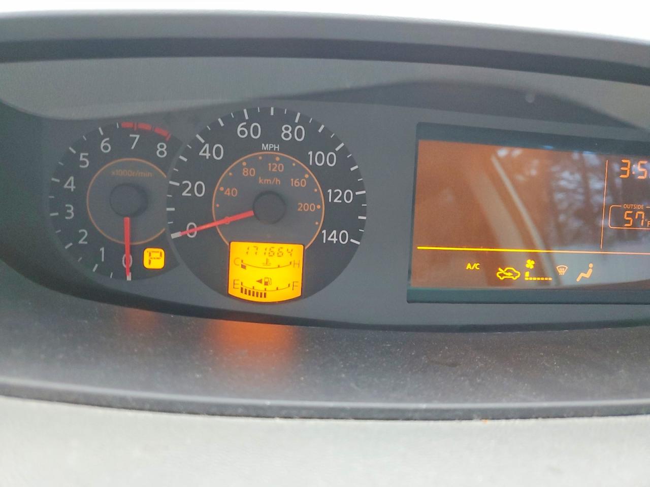 2004 NISSAN QUEST S photo 9