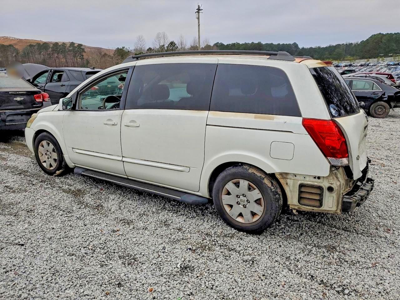 2004 NISSAN QUEST S photo 2
