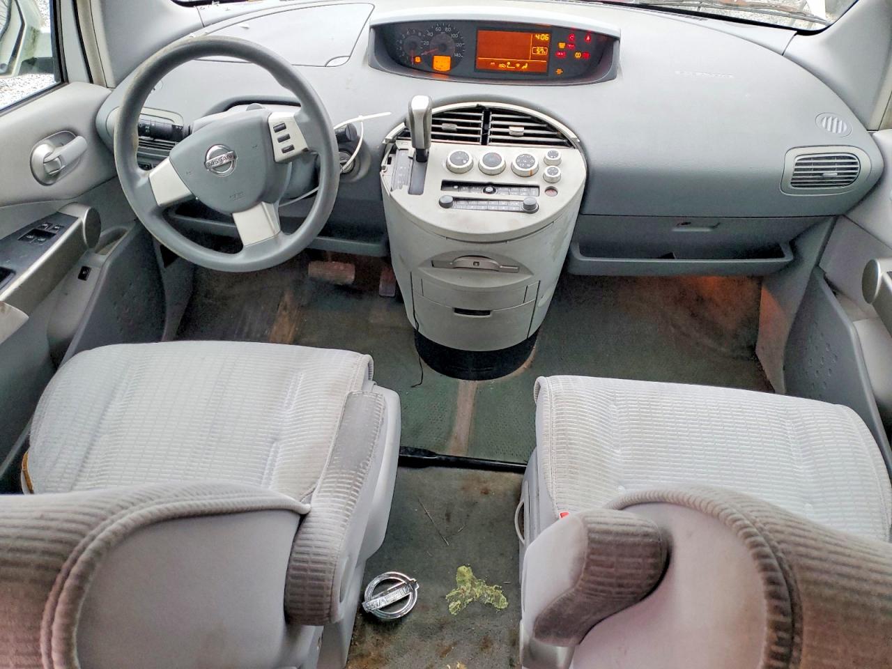 2004 NISSAN QUEST S photo 8