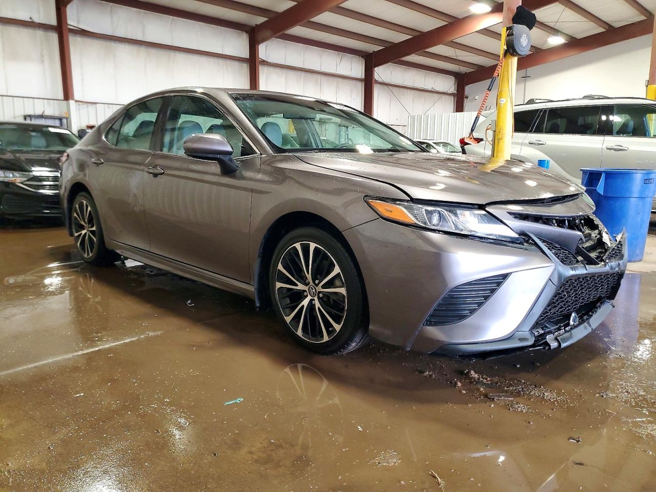 2018 TOYOTA CAMRY L photo 4