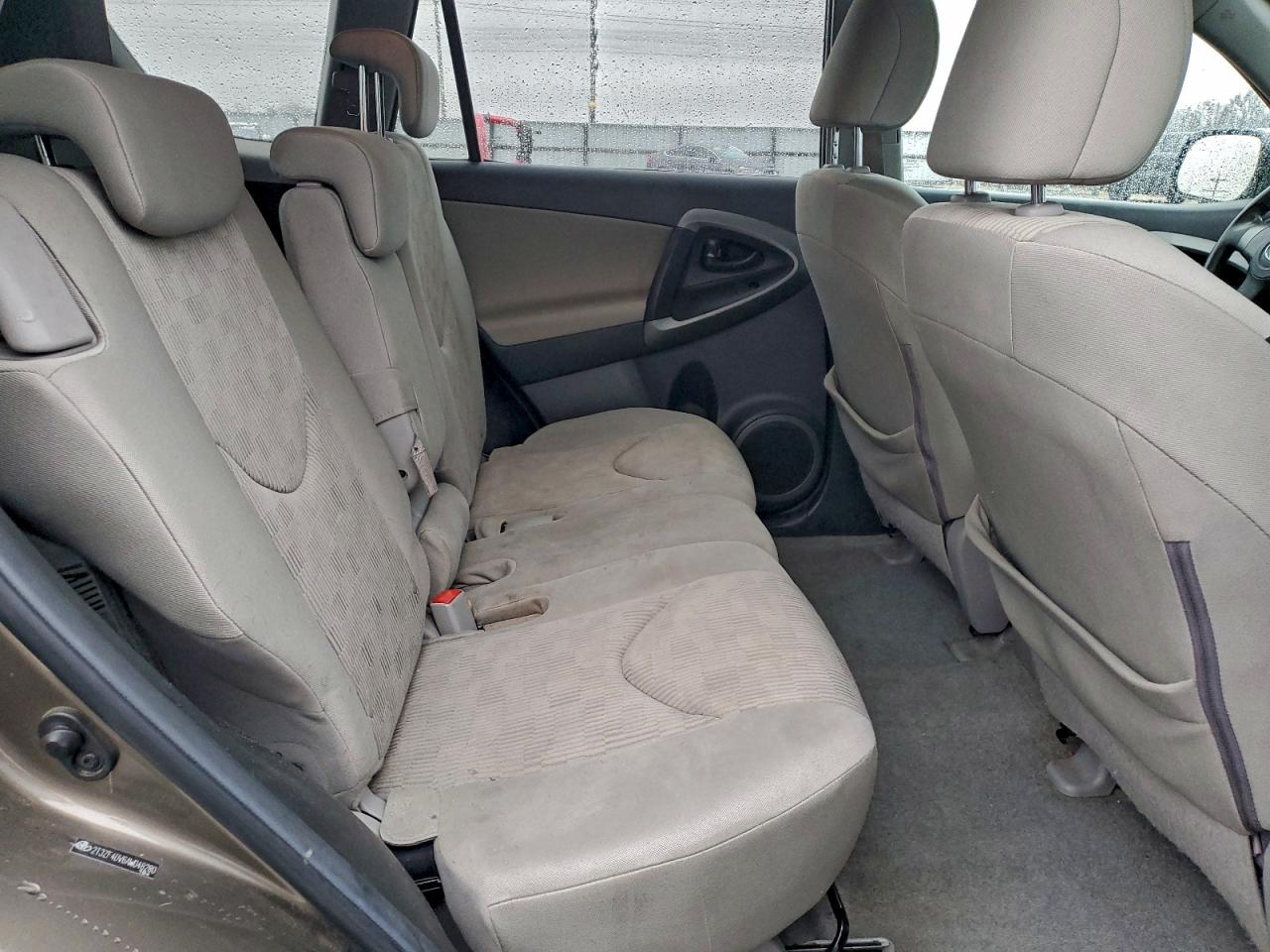 2010 TOYOTA RAV4 photo 11