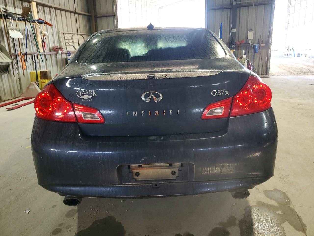 2011 INFINITI G37 photo 6