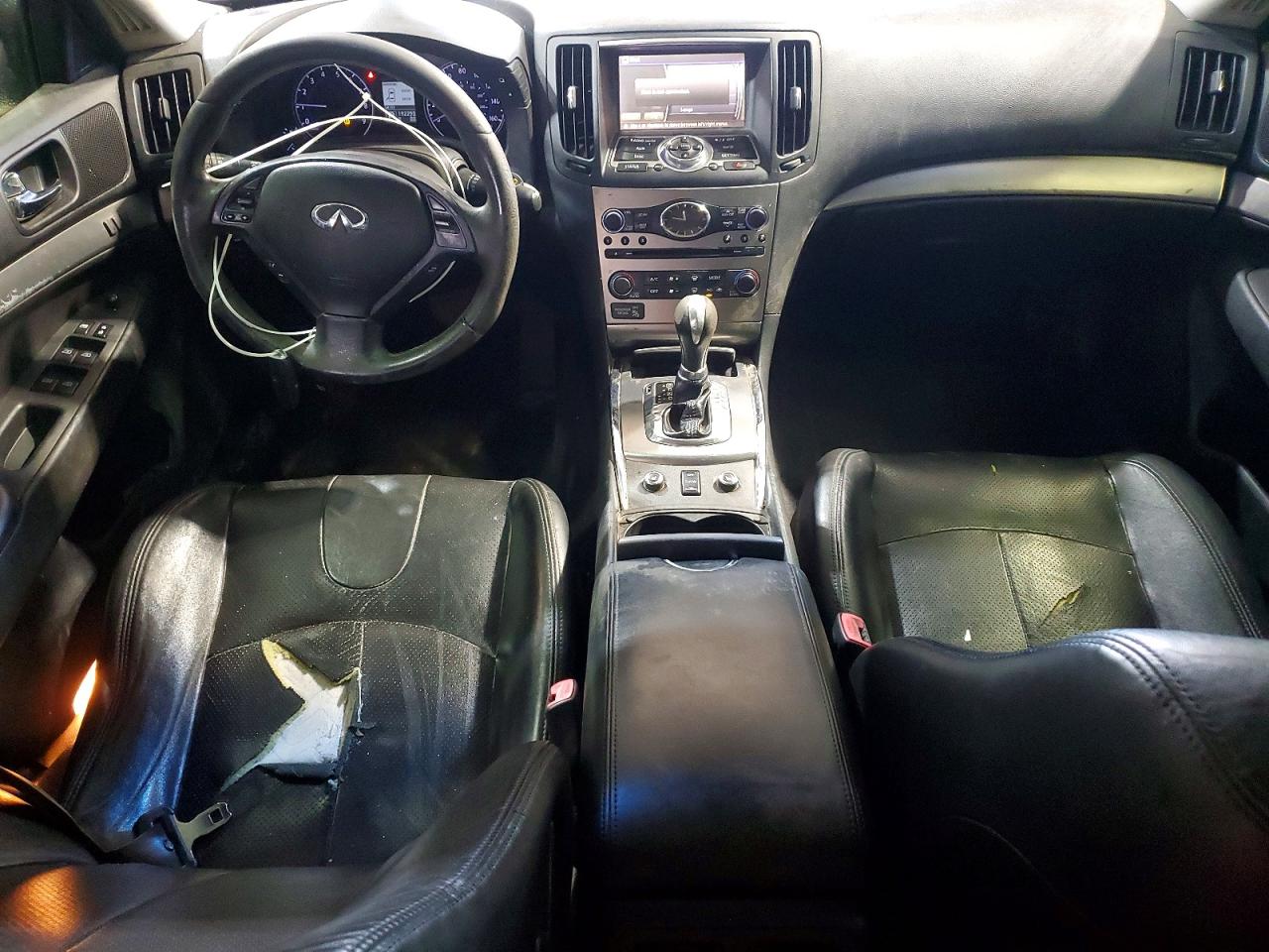 2011 INFINITI G37 photo 8