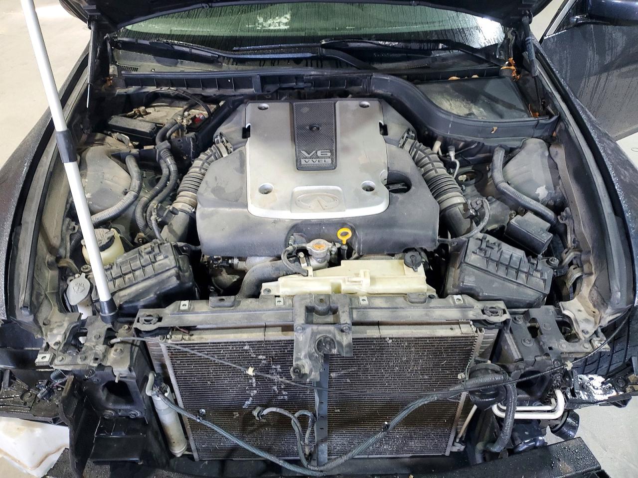 2011 INFINITI G37 photo 11