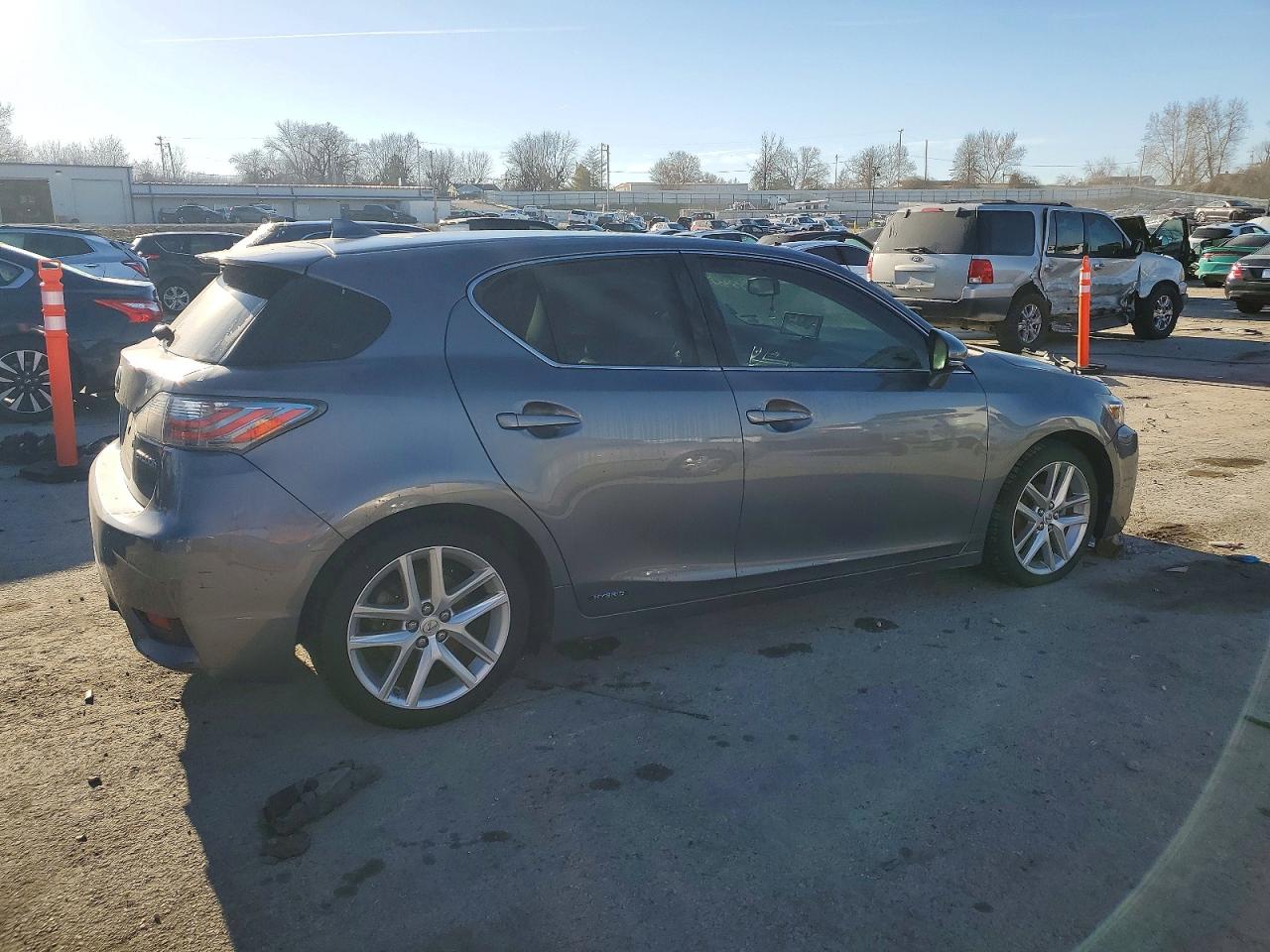 2015 LEXUS CT 200 photo 3