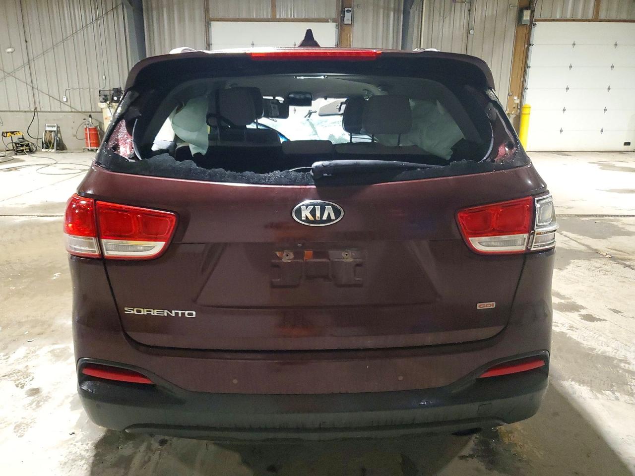 2016 KIA SORENTO LX photo 6