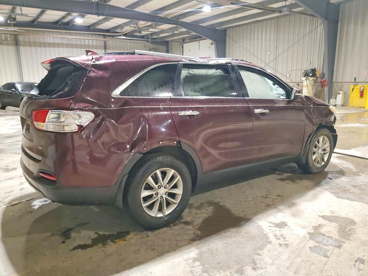 2016 KIA SORENTO LX photo 3